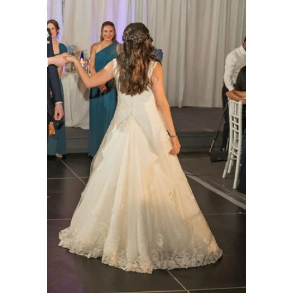 Pronovias Maggy Wedding Dress A Line Lace Bustle Size 4/6